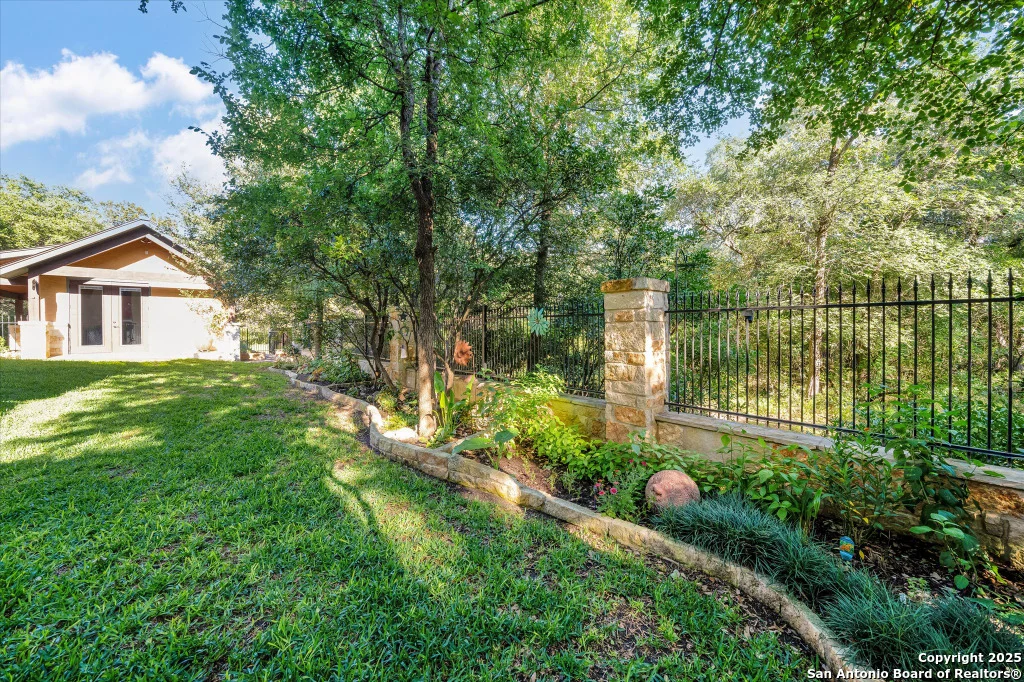 Photo of 955 RIVERFOREST DR