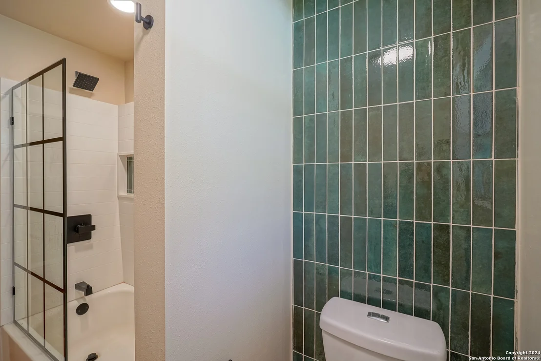 Photo of 426 Windcrest Dr