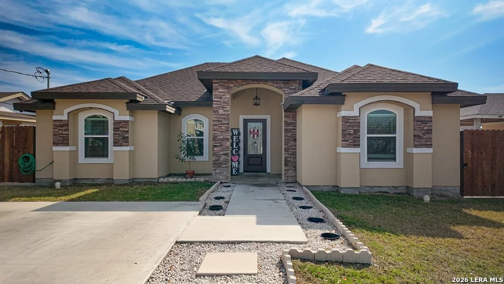 Photo of 120 Spring View Dr