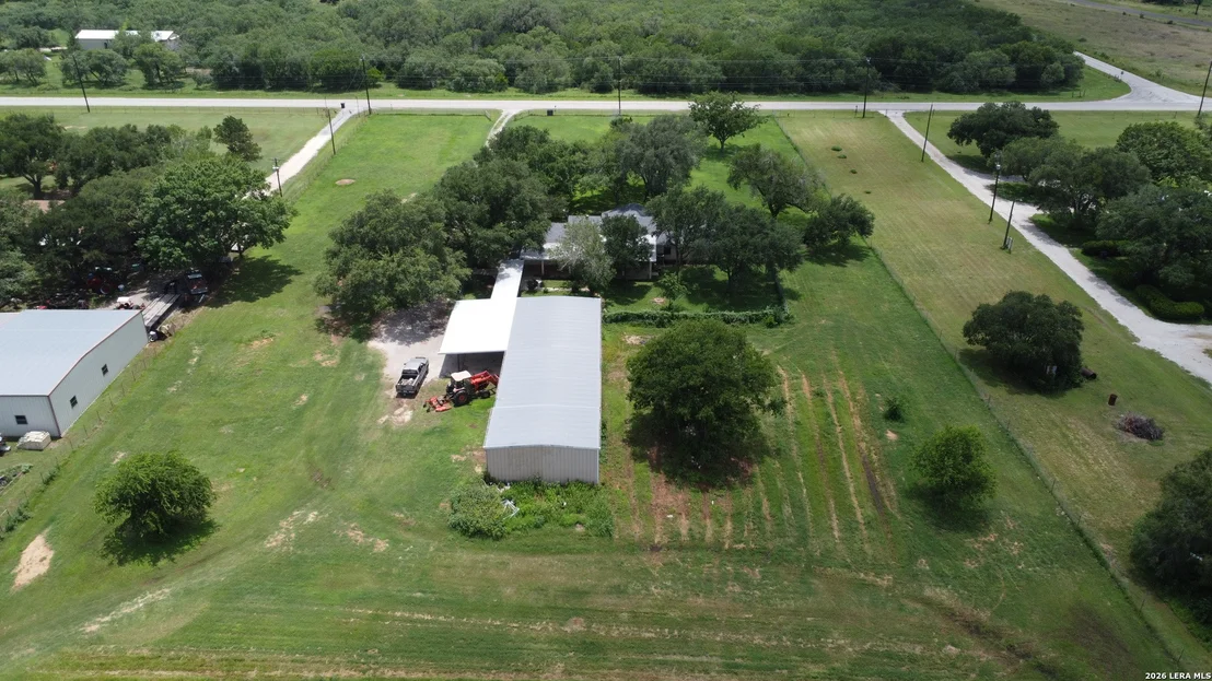 Photo of 900 N Graytown Rd