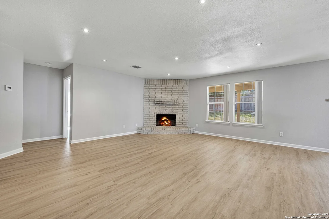 Photo of 611 PARK PT