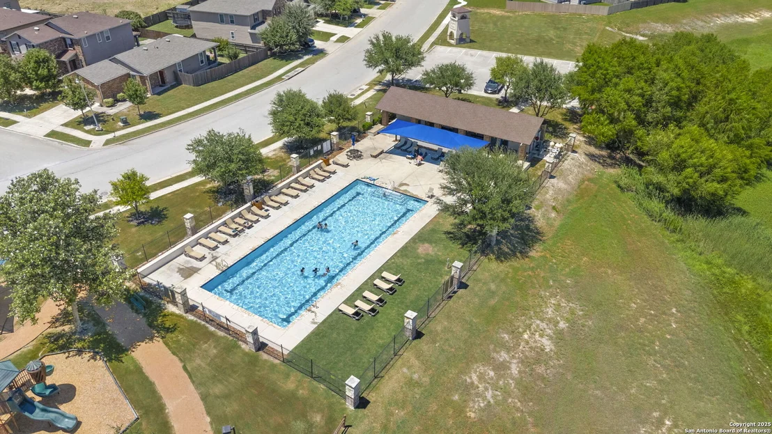 Photo of 3909 Legend Pond