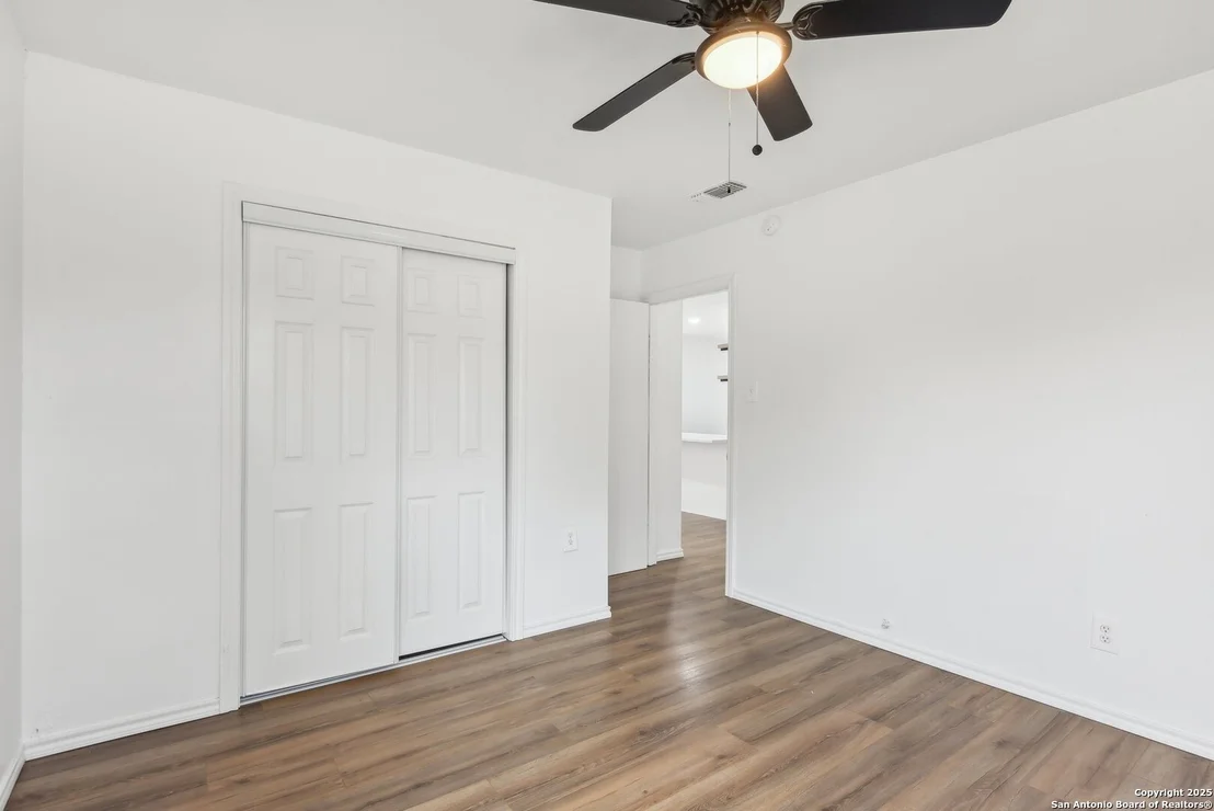 Photo of 843 Deely Place