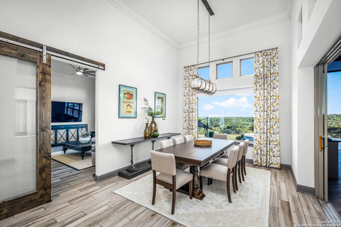 Photo of 2330 Occidente