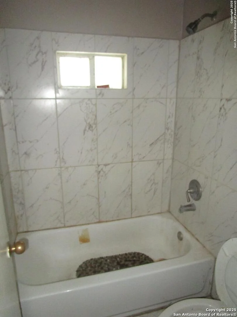 Photo of 910 La Manda
