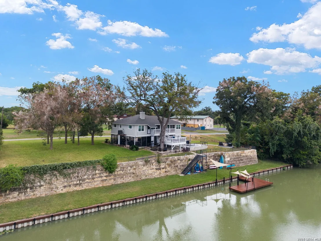 Photo of 34 river oak