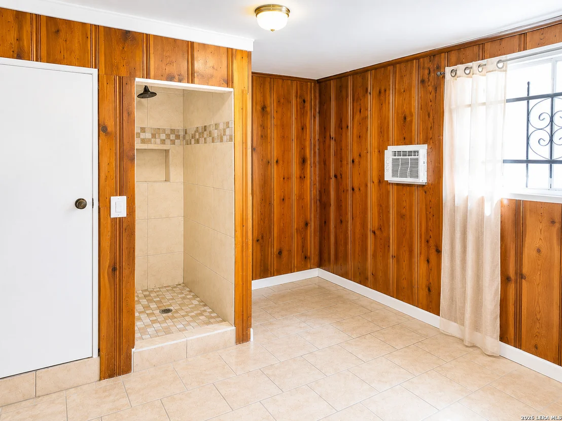 Photo of 338 Charcliff Dr