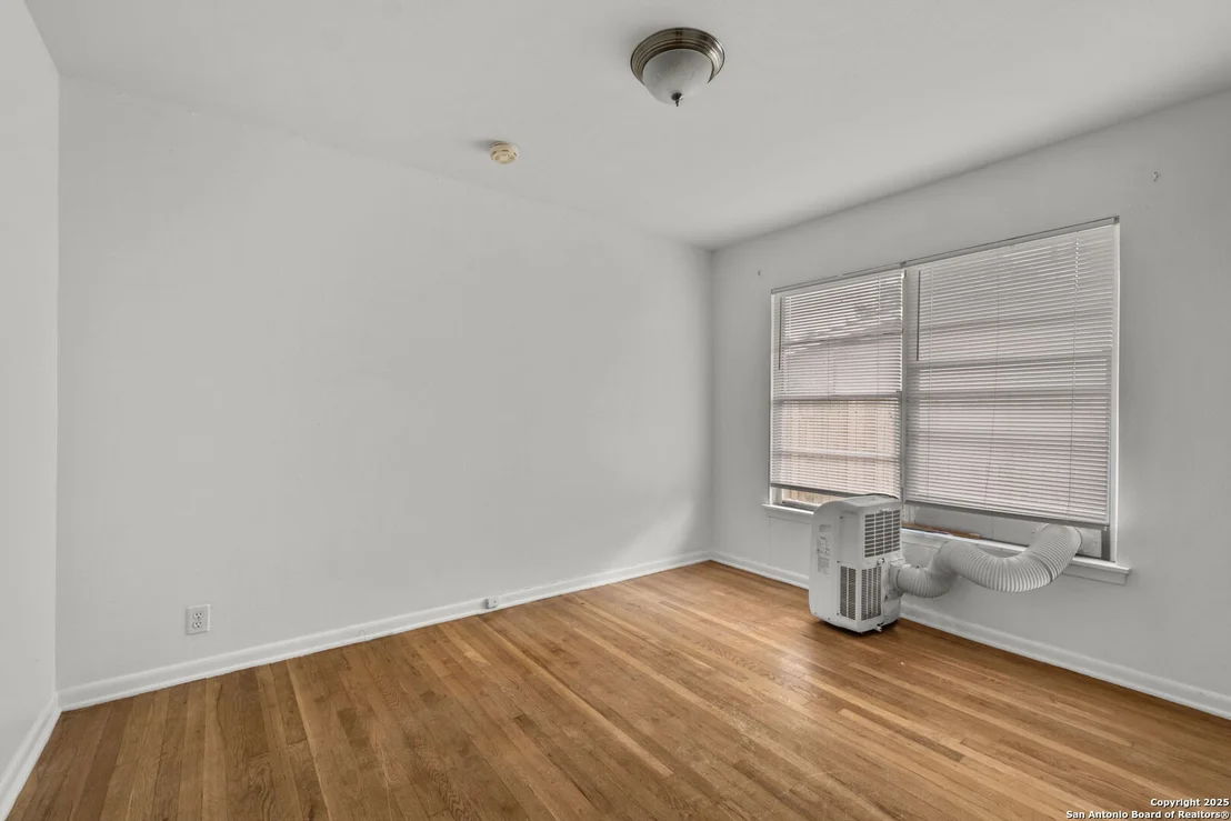 Photo of 926 Olney Drive