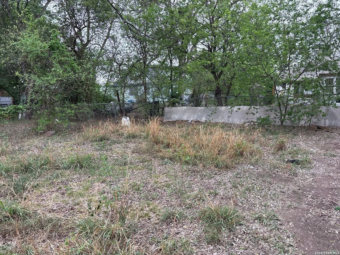 Photo of 351 Barrett