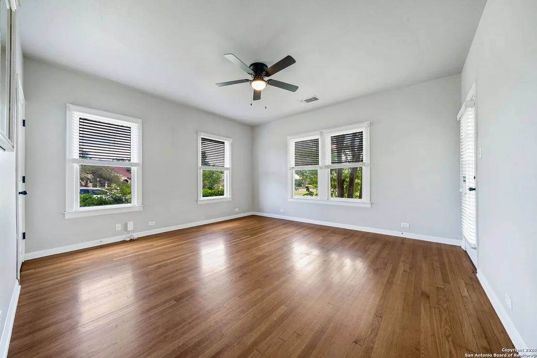 Photo of 274 HERMINE BLVD