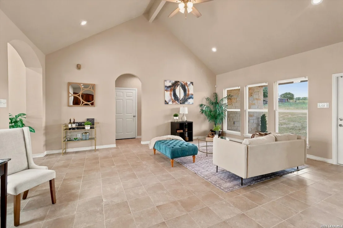 Photo of 200 Lakeview Cir