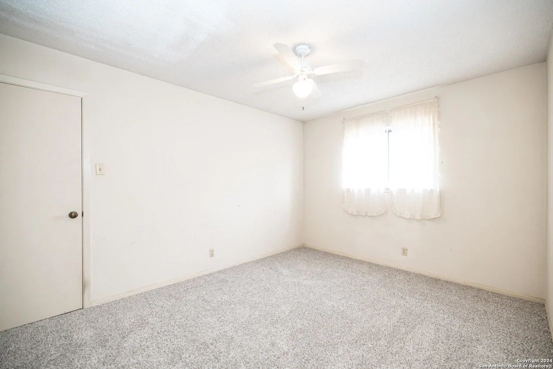 Photo of 6018 GRAND Point