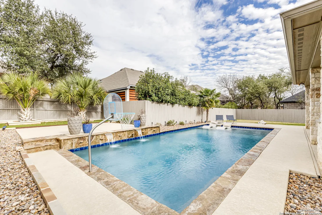 Photo of 17419 Hillsedge