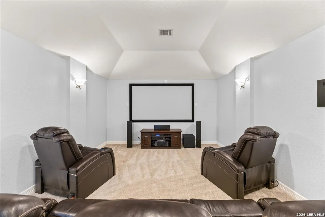 Photo of 430 White Cyn