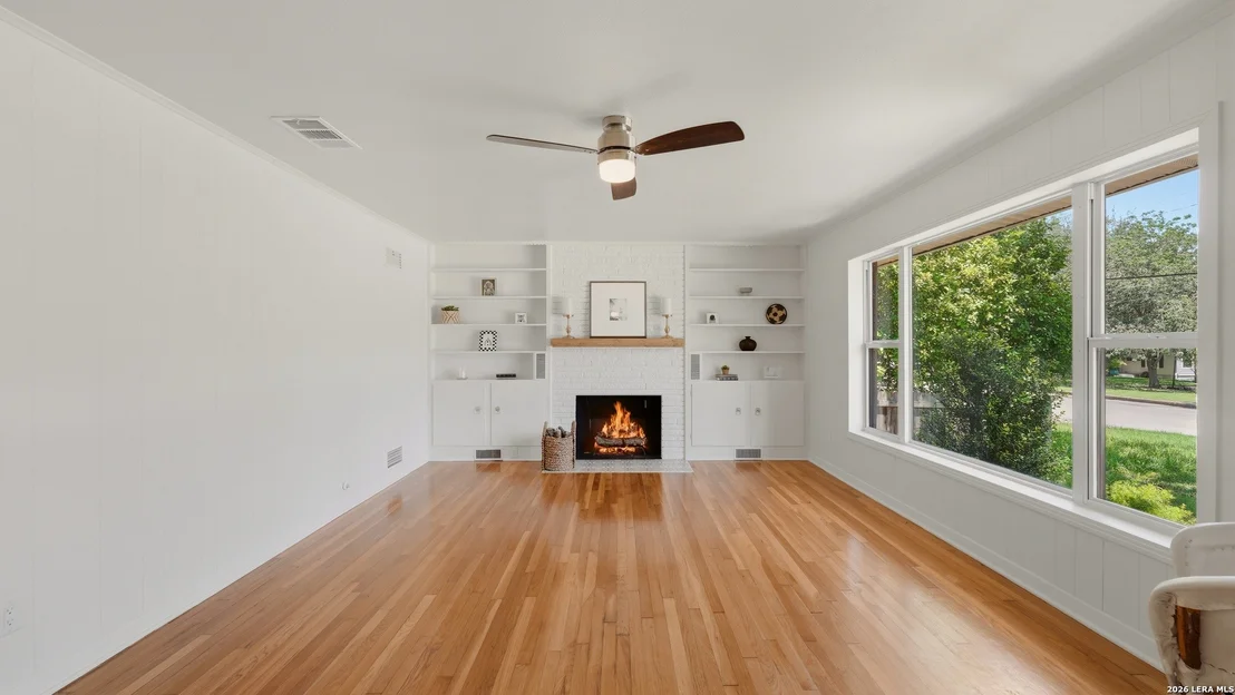 Photo of 596 WILLOW AVE