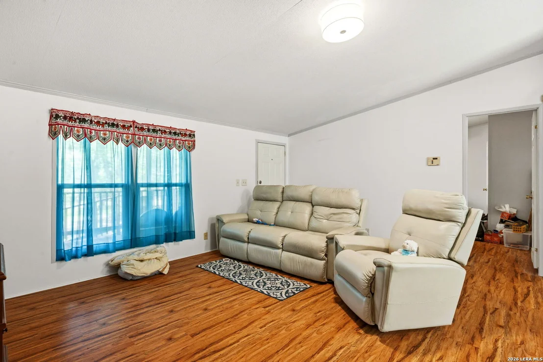 Photo of 216 OAK GRV