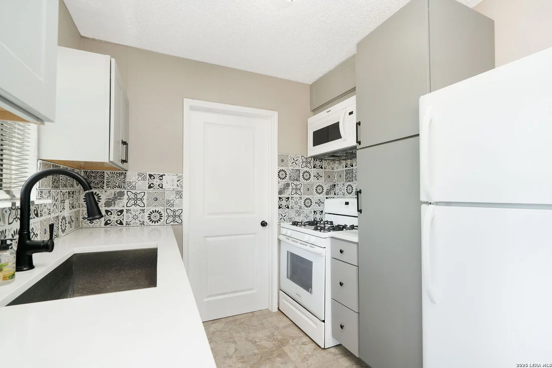 Photo of 462 HATFIELD ST