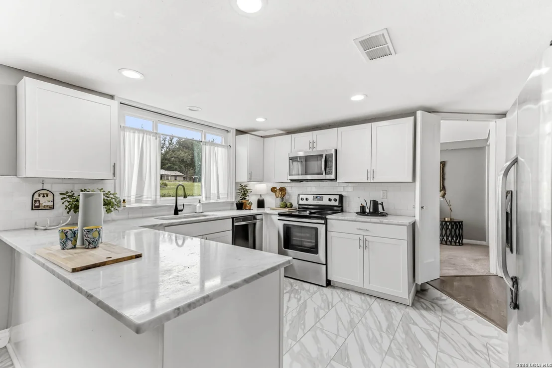 Photo of 8433 Oak Thicket