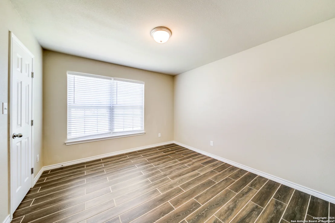 Photo of 530 GARDEN DR