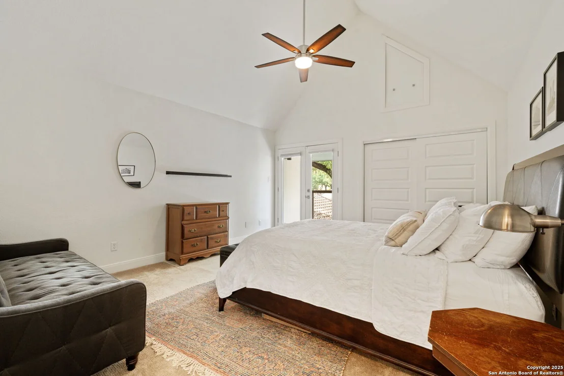 Photo of 3467 River Way