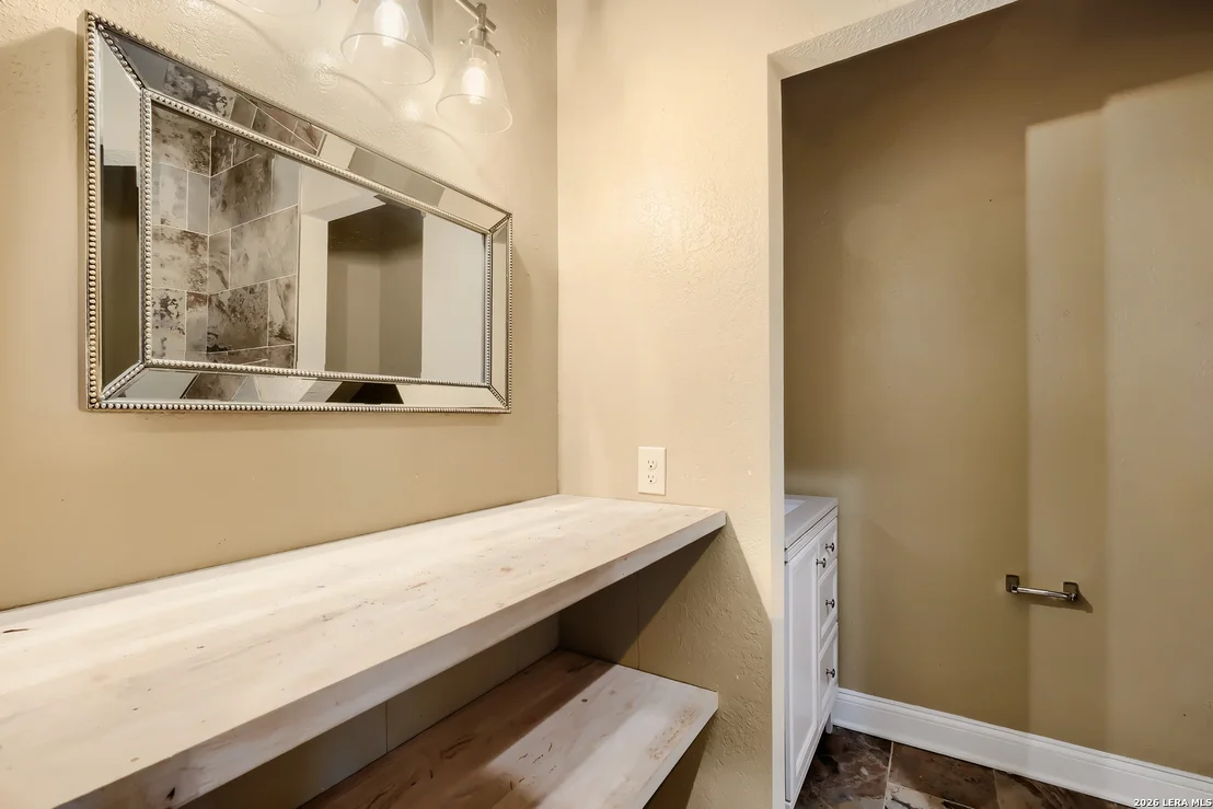 Photo of 722 GROSVENOR