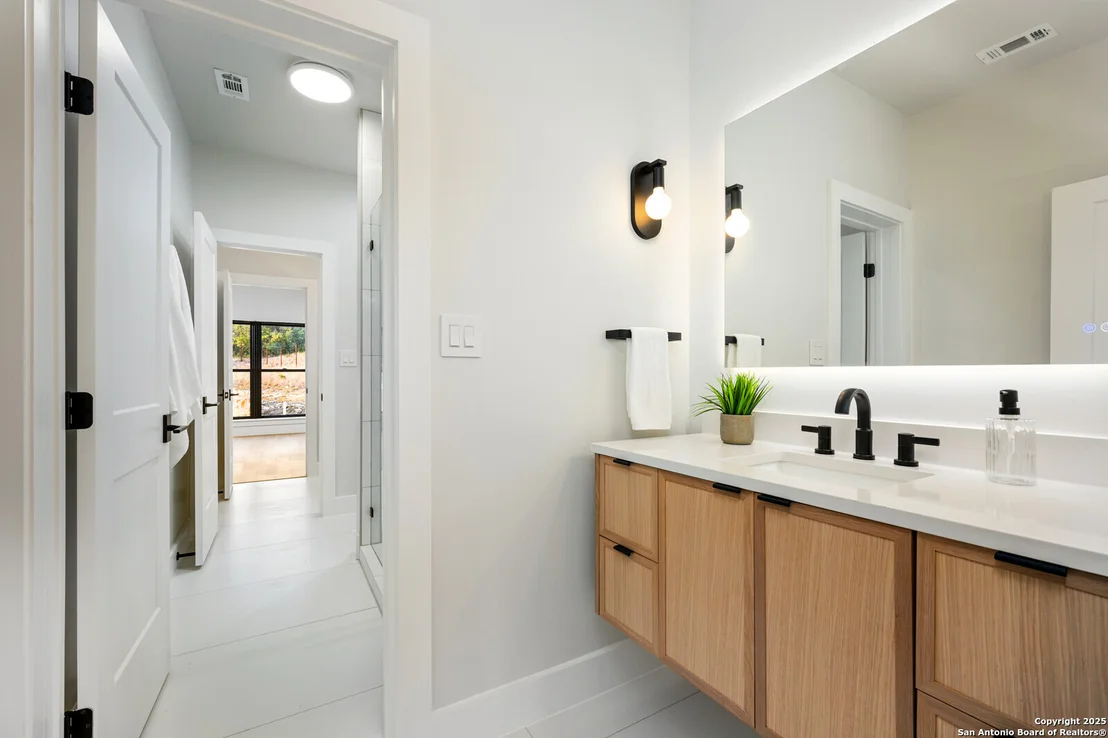 Photo of 9539 Lenox Hill