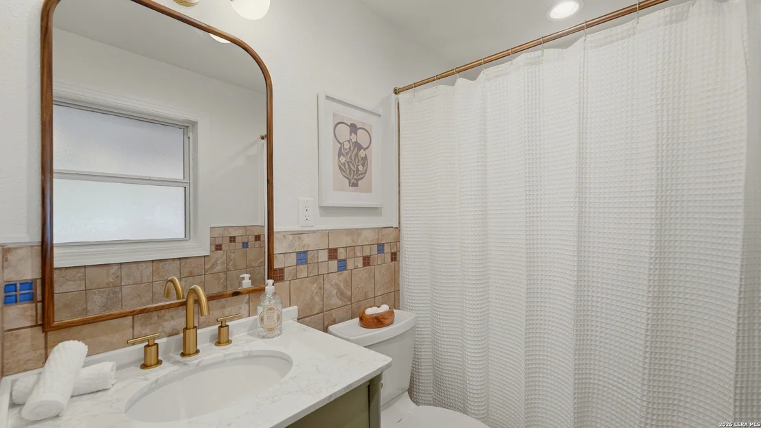 Photo of 596 WILLOW AVE