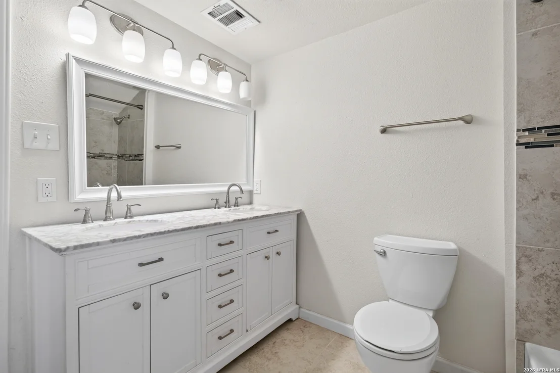 Photo of 363 W ANSLEY BLVD