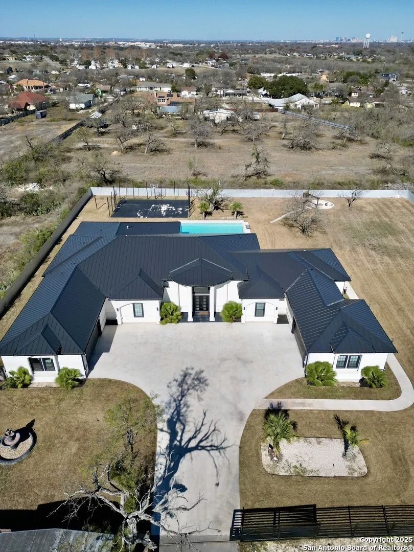 Photo of 903 Gillette Blvd
