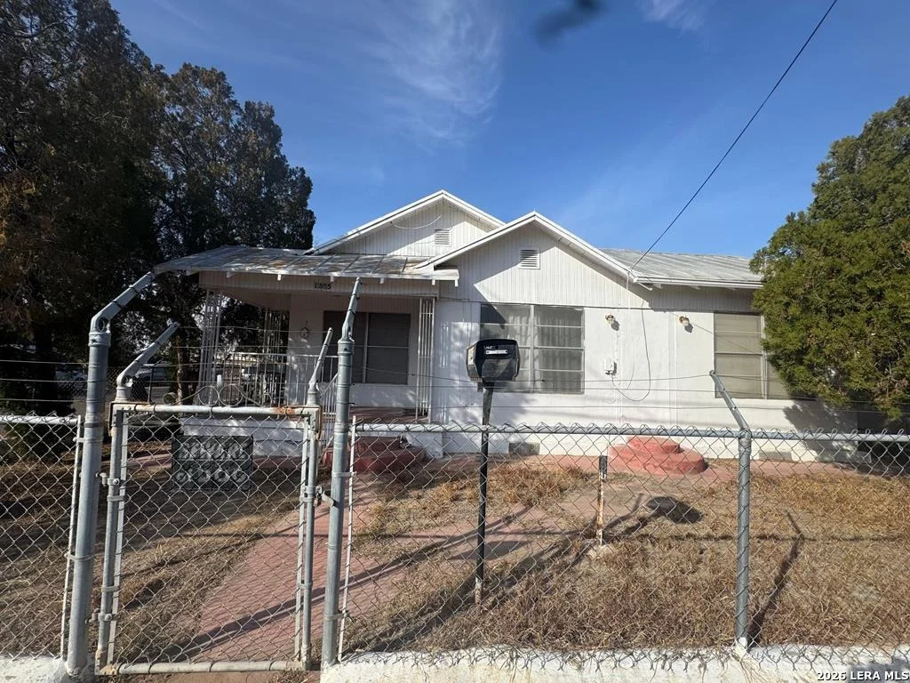 Photo of 1305 Bryan St