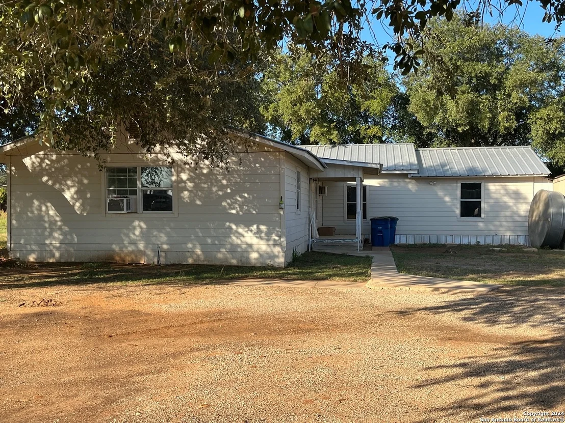 Photo of 218 W White St.