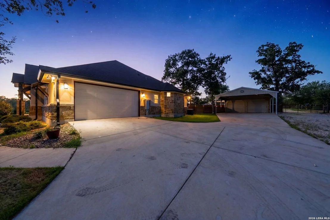 Photo of 1009 Bluebonnet Ln