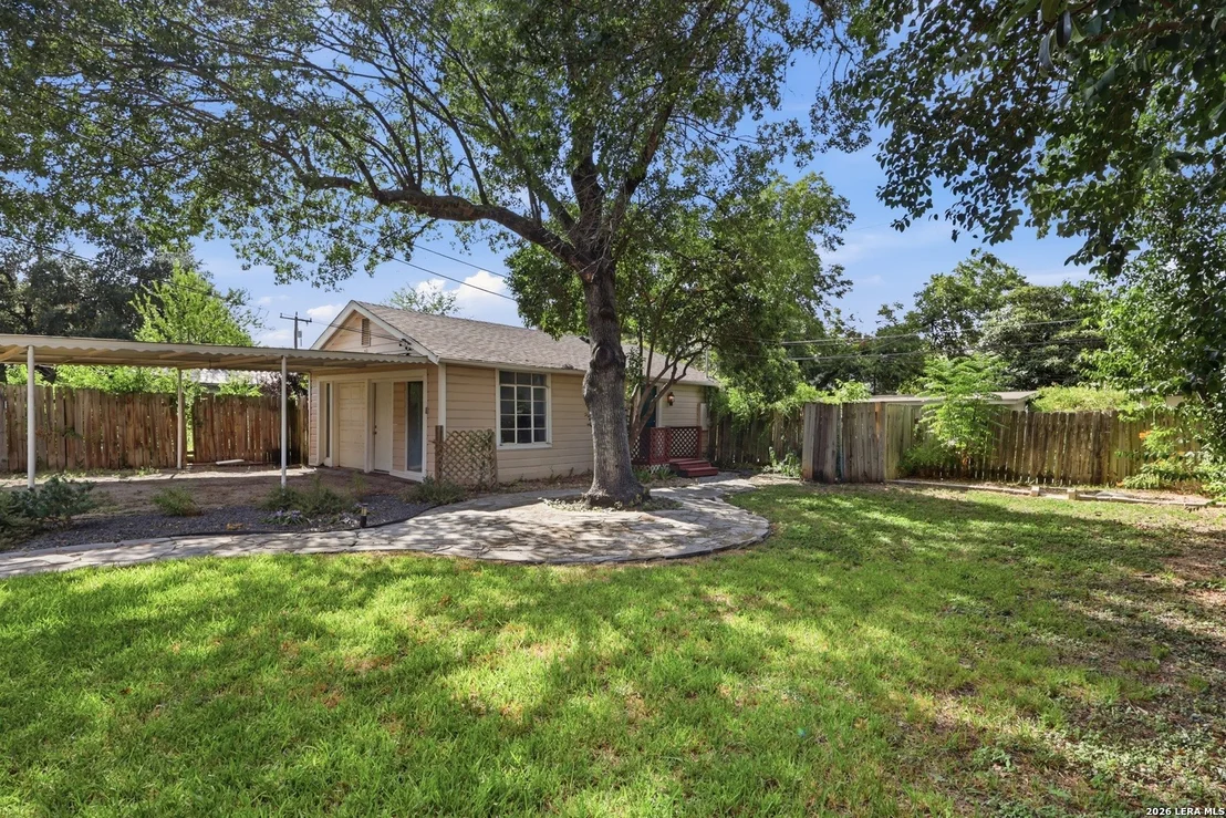 Photo of 336 NORTH DR