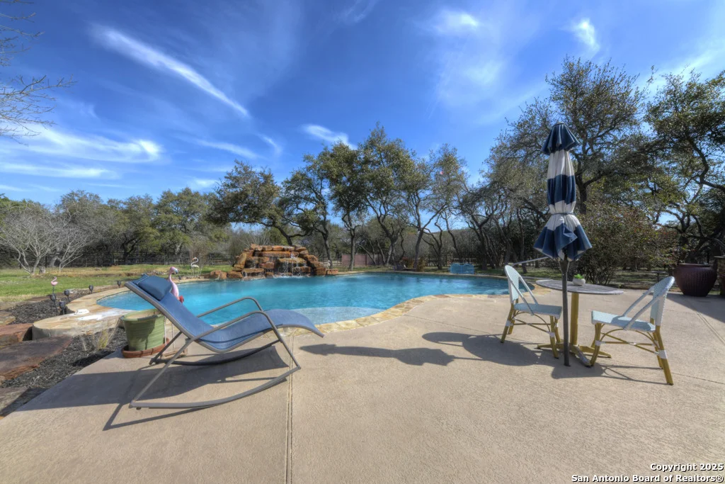 Photo of 2390 FRONTIER
