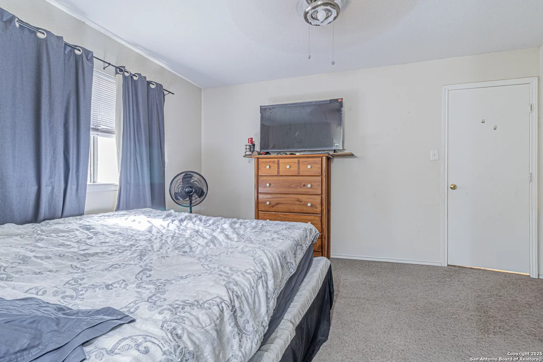 Photo of 5842 Cliff Walk