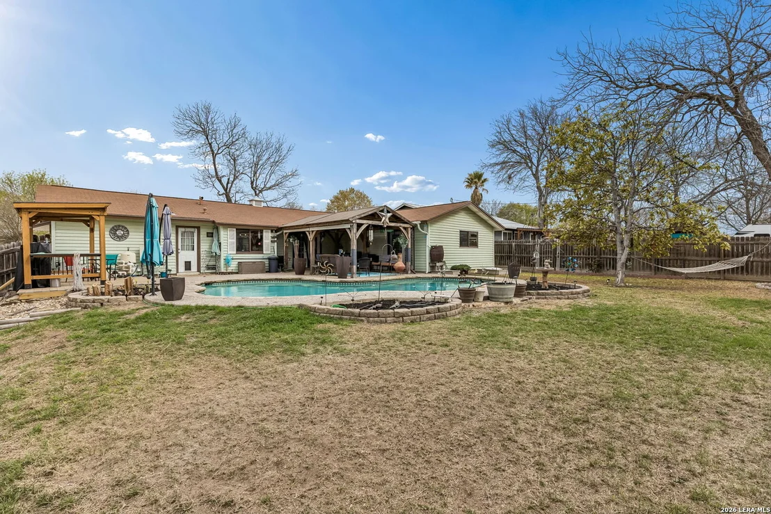 Photo of 218 Whispering Oaks