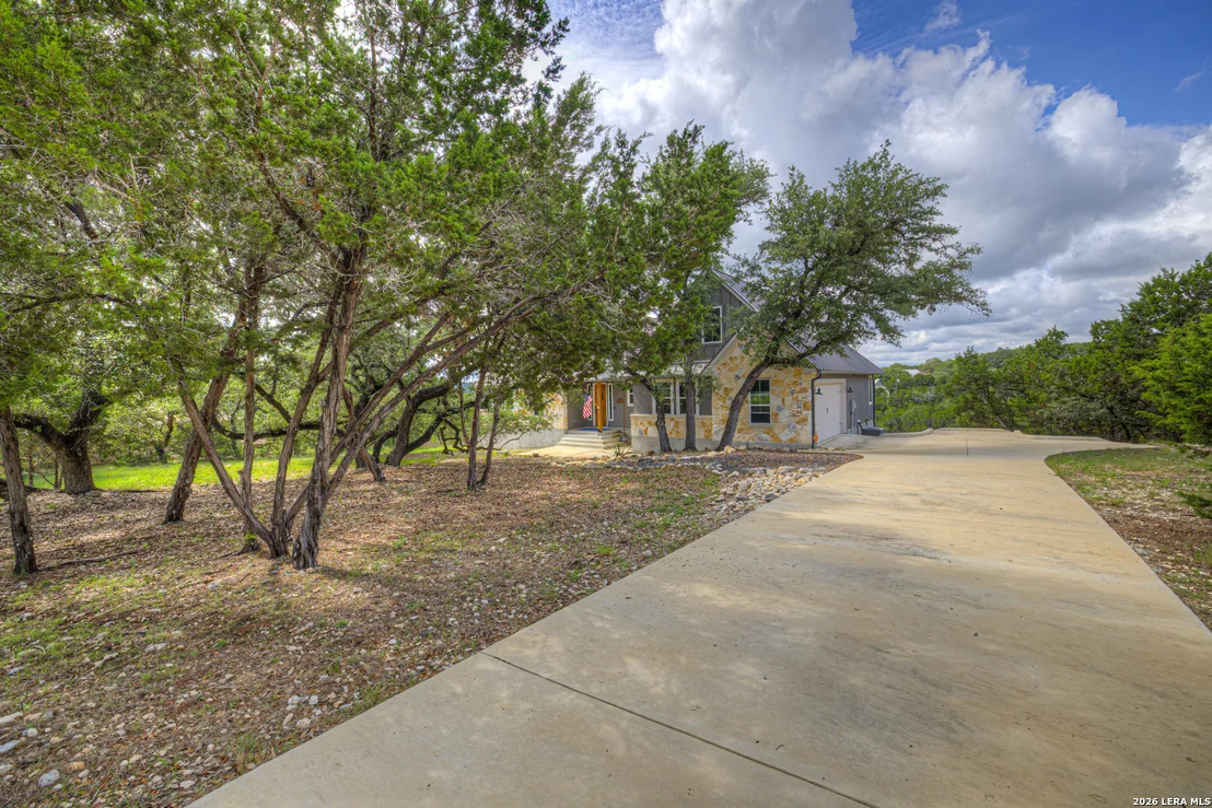 Photo of 562 TOYE BLVD