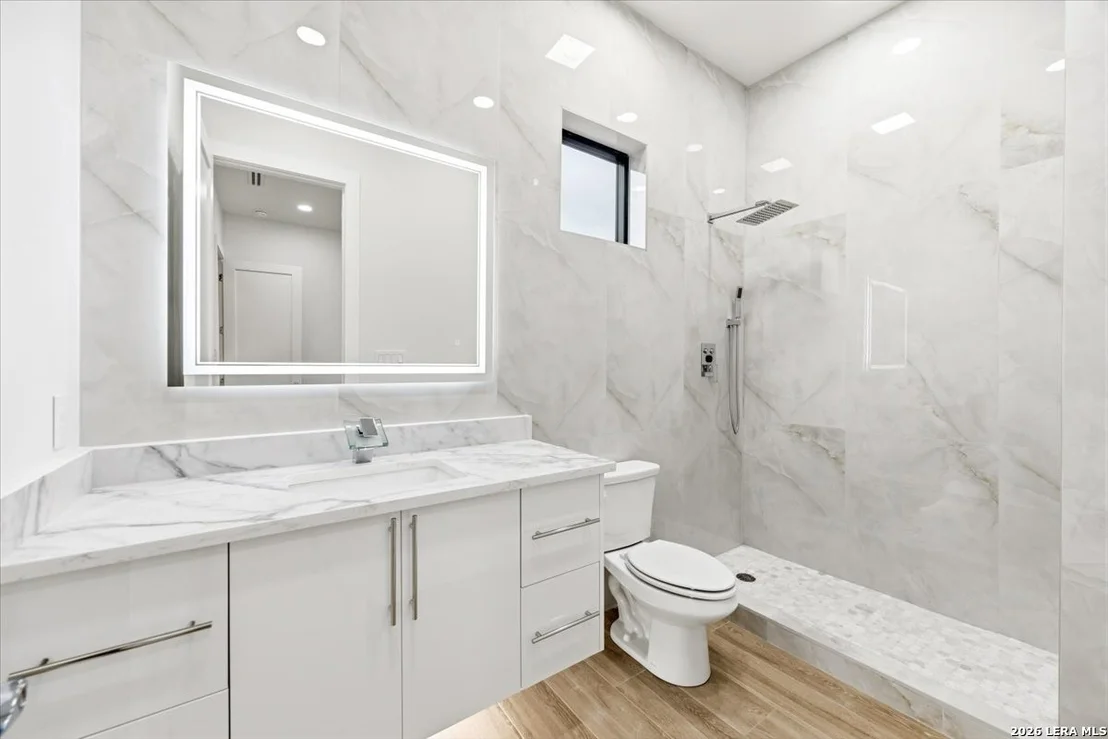 Photo of 577 Private road 3702