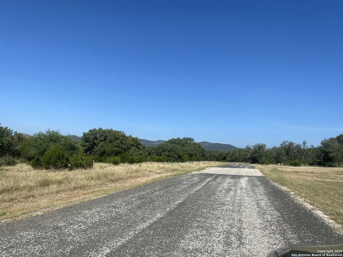 Photo of 935 Ridge Loop