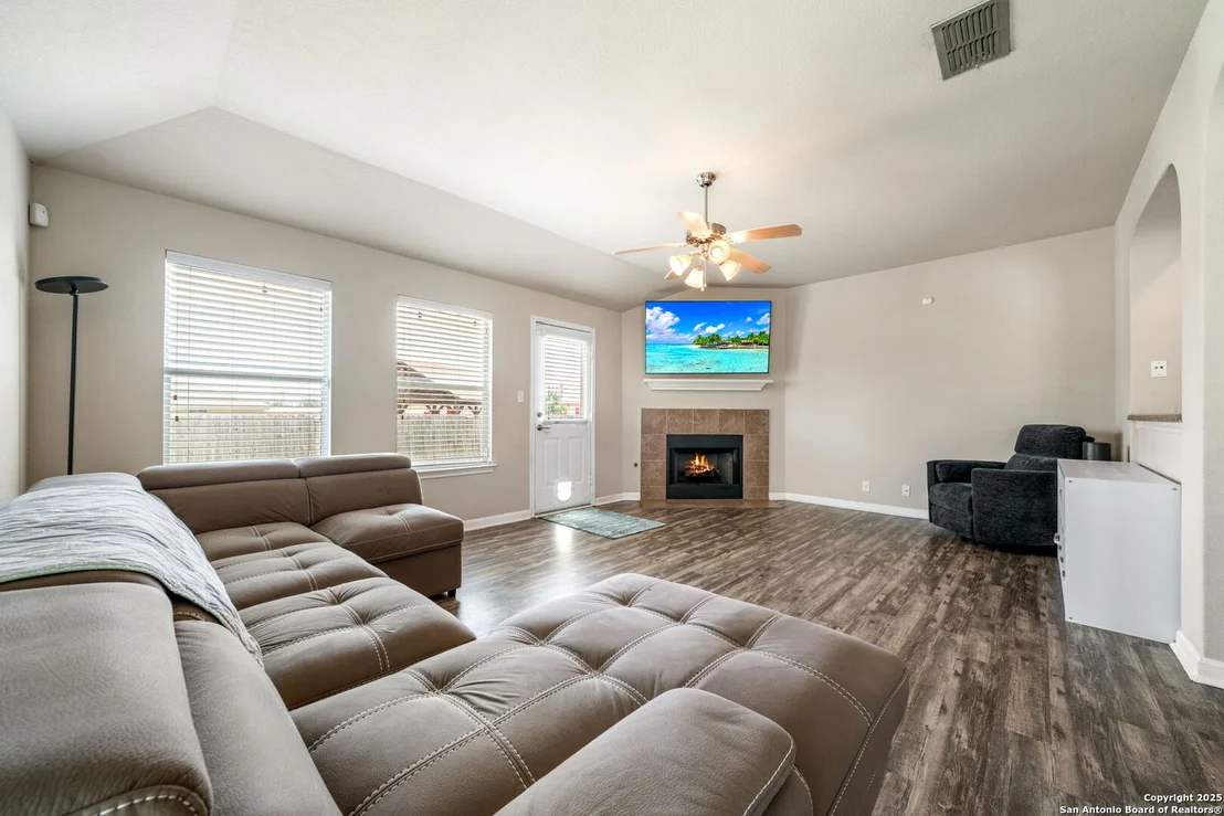 Photo of 8434 Blackstone