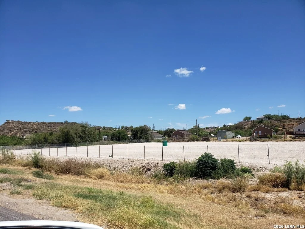 Photo of Unit 2 at 1157 STATE LOOP 480