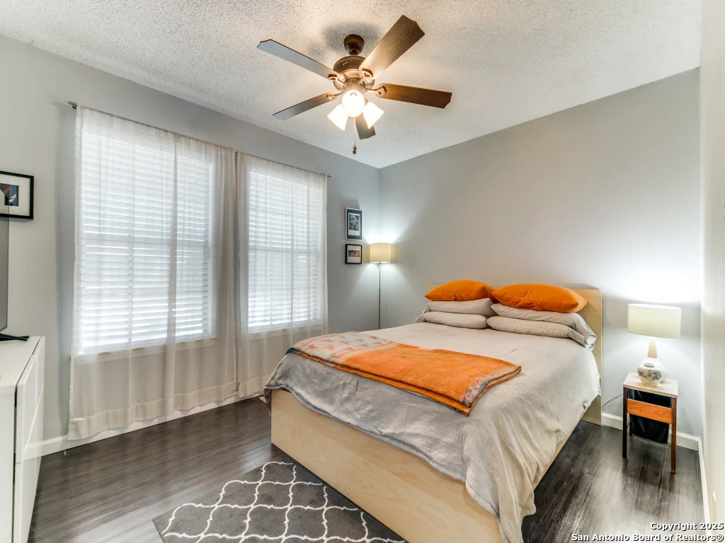 Photo of 5935 Heather View