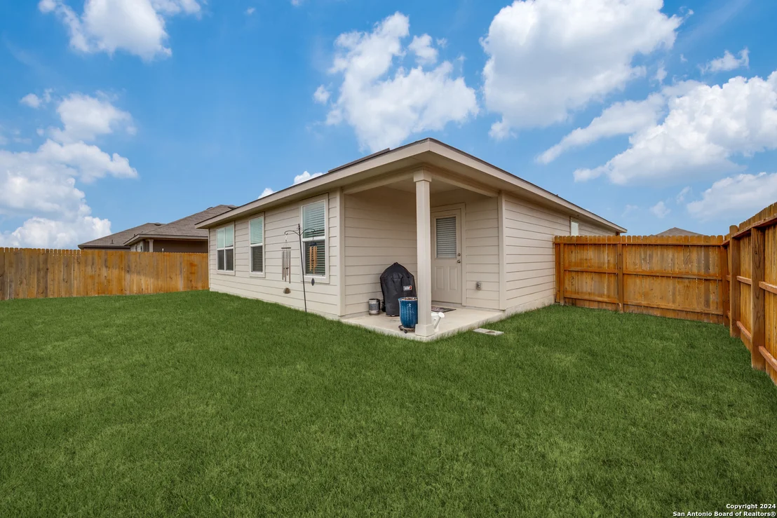 Photo of 414 SABINE RIV