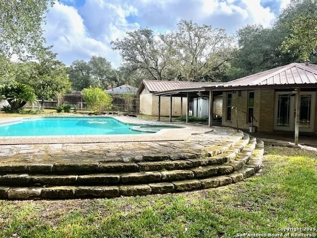 Photo of 40 Encino Loma