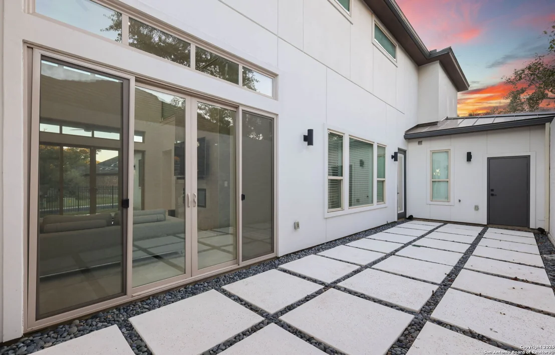 Photo of 28 BURNHAM GLN