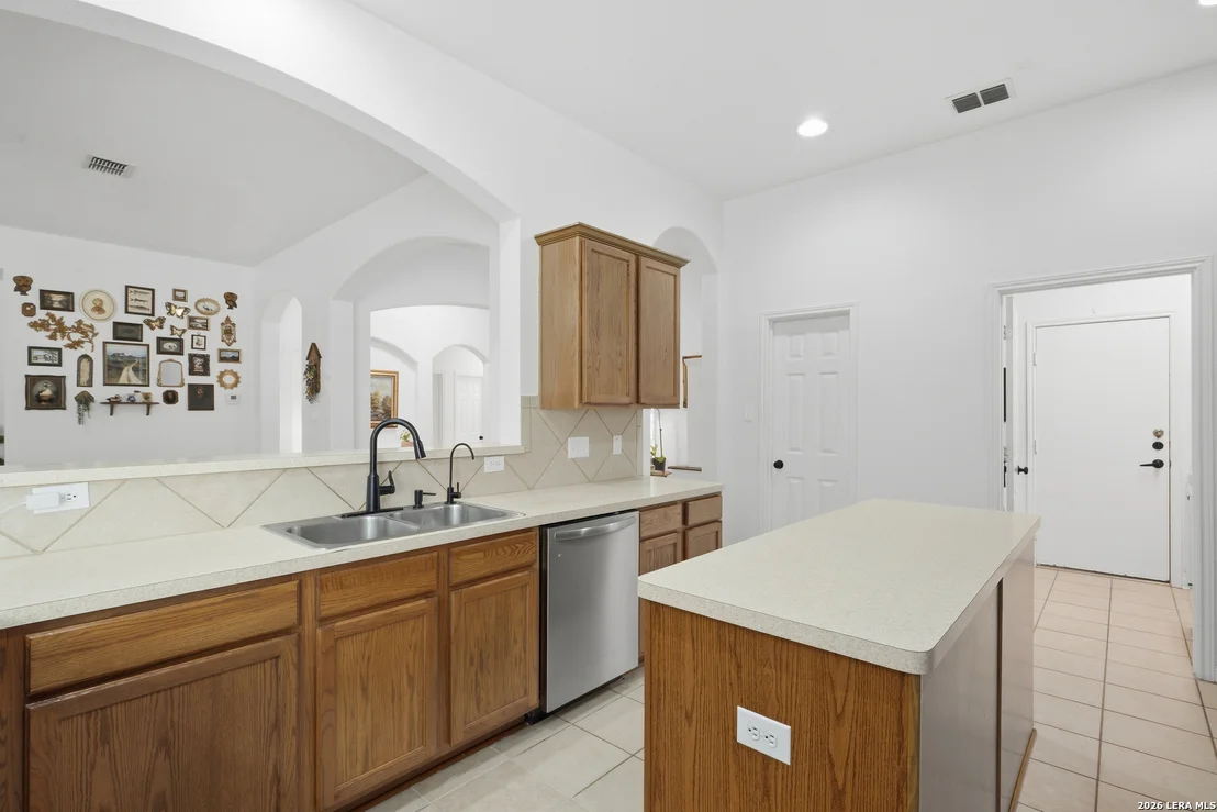 Photo of 254 MAIDSTONE CV
