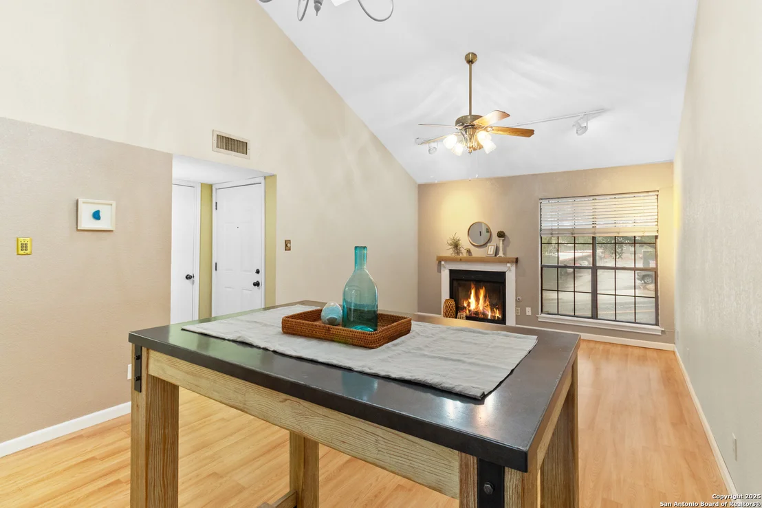 Photo of Unit 4 at 8611 Datapoint