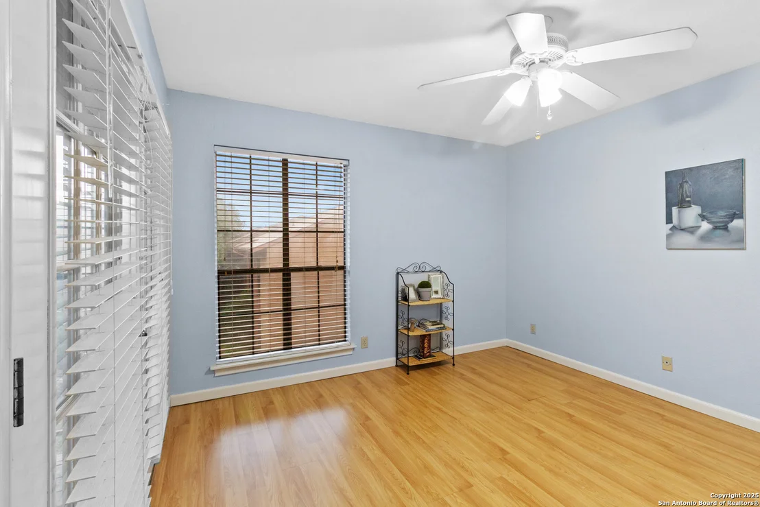 Photo of Unit 4 at 8611 Datapoint