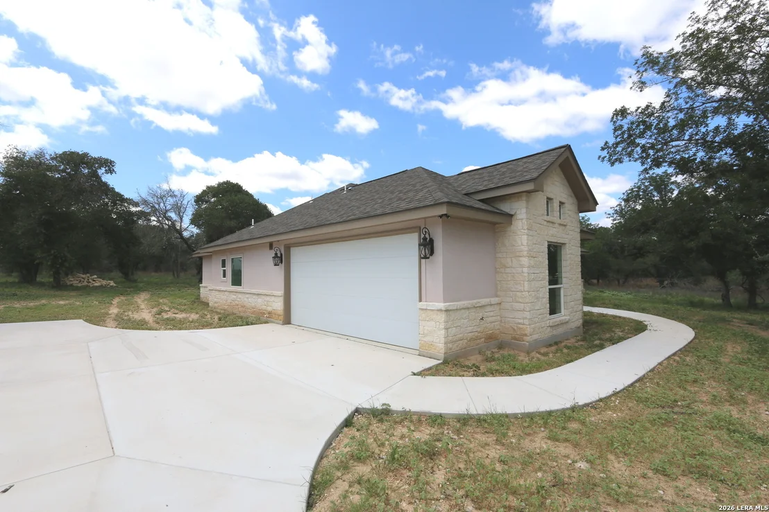 Photo of 193 Oak Fields Dr