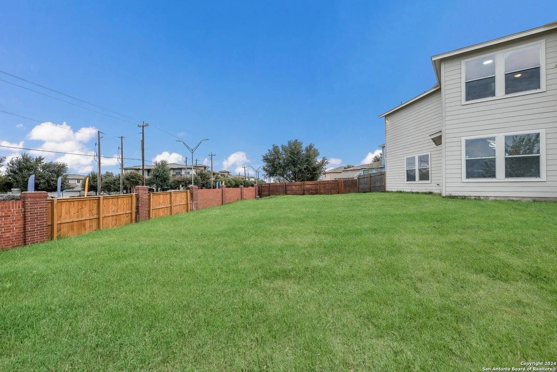Photo of 8902 Catkin Meadow